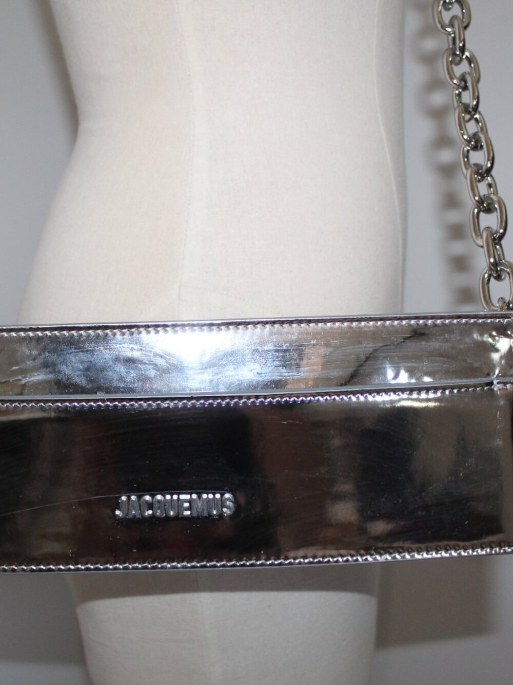 Jacquemus Silver Patent Leather Shoulder Bag Zip Top - Picture 2 of 14
